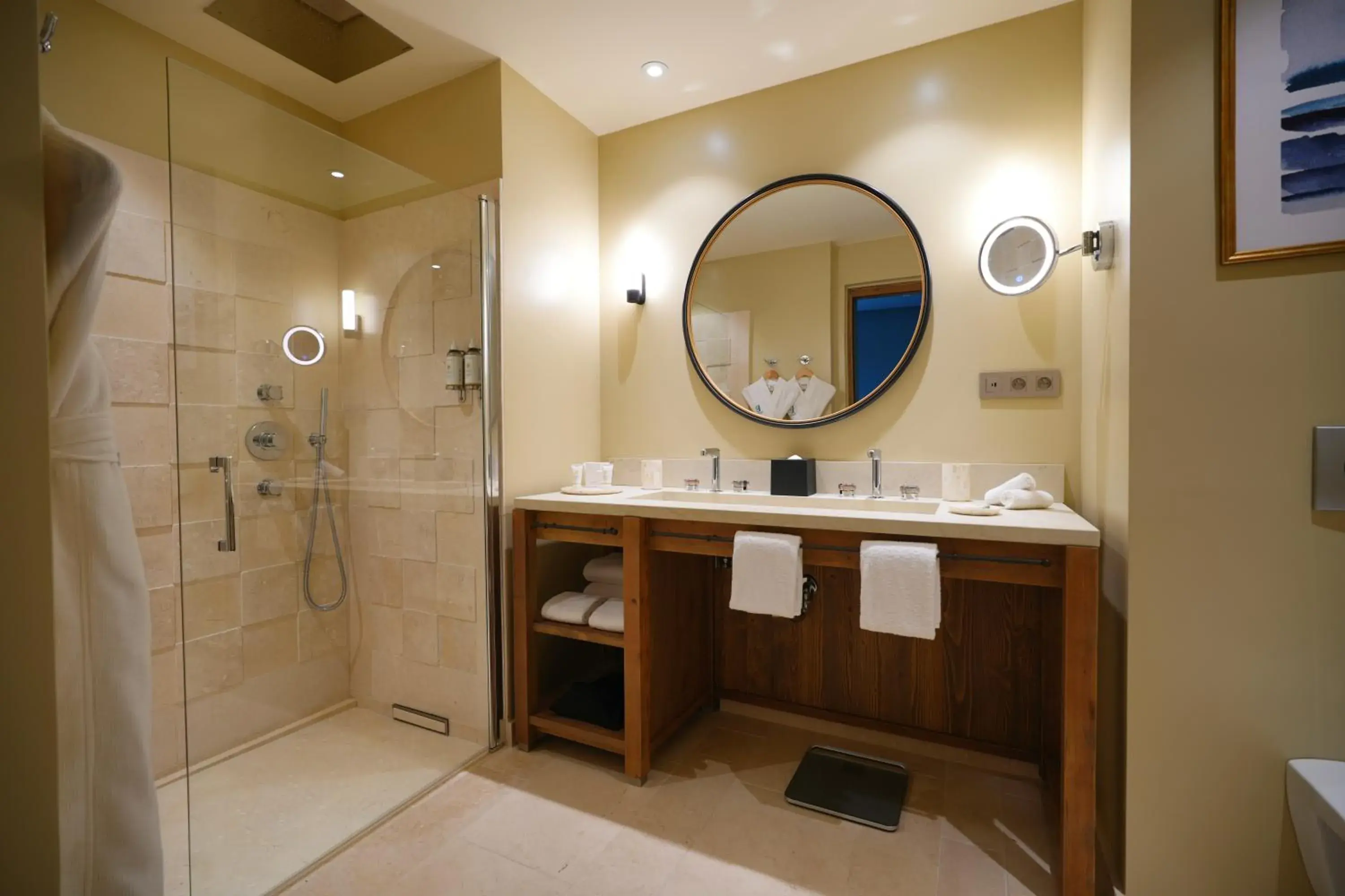 Bathroom in Les Regalia Hôtel & Spa